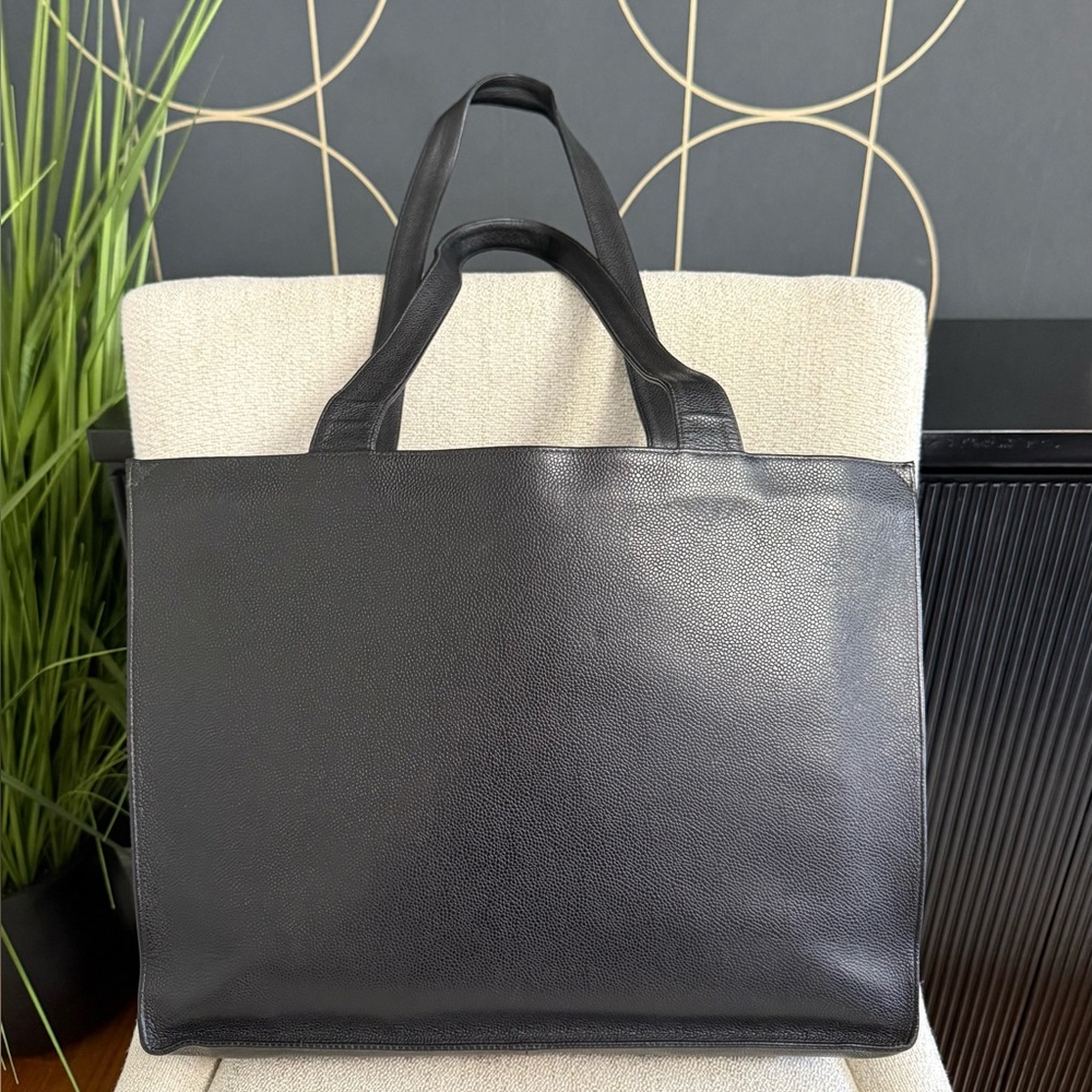Authentic CHANEL large tote bag black leather - Picture 4 of 16